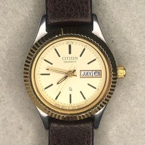 Vintage Women Citizen Quartz 1002 R15119 25mm